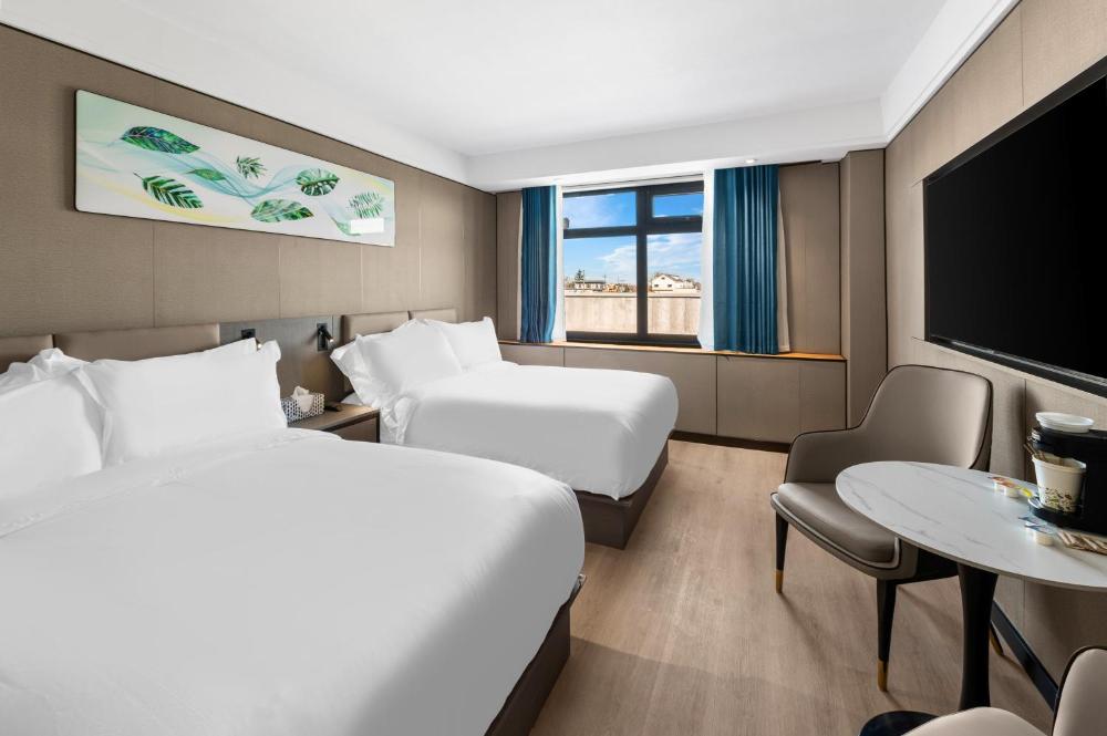 Deluxe Double Room interior